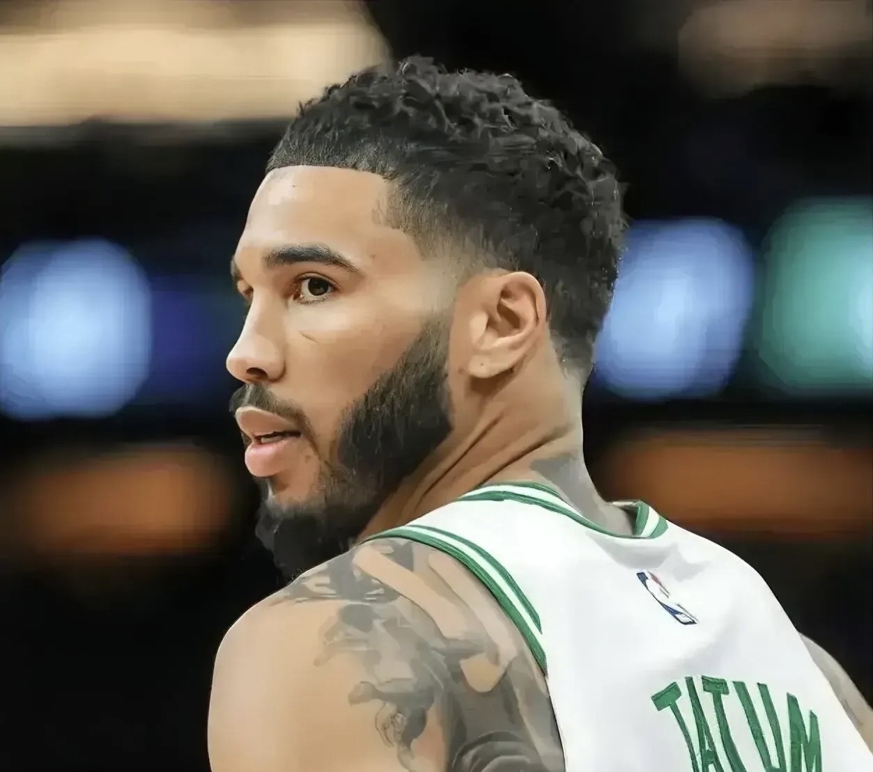  塔图姆在利物浦比赛中突破纪录，关键助攻引发热议！-ky开元体育app